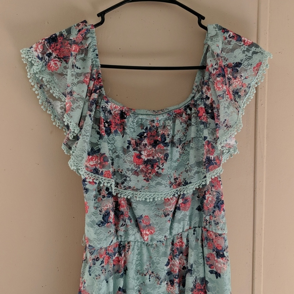 Spring dress - Picture 2 of 2